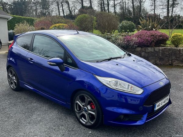 Ford Fiesta Hatchback, Petrol, 2014, Blue