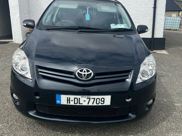 Toyota Auris Hatchback, Petrol, 2011, Grey