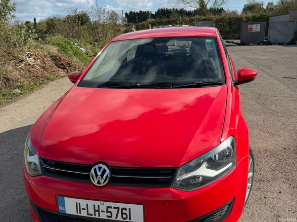 Volkswagen Polo Hatchback, Petrol, 2011, Red