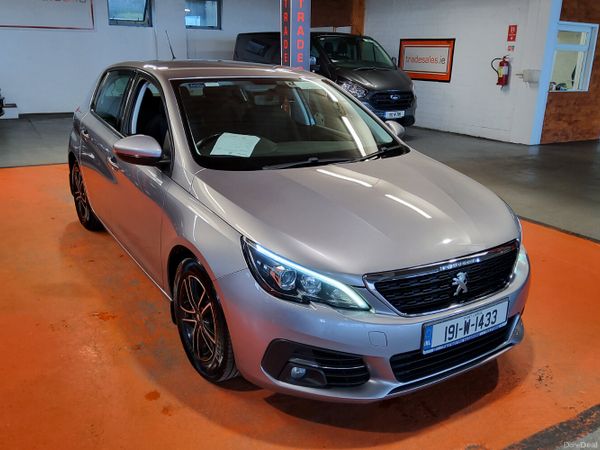 Peugeot 308 Hatchback, Petrol, 2019, Grey