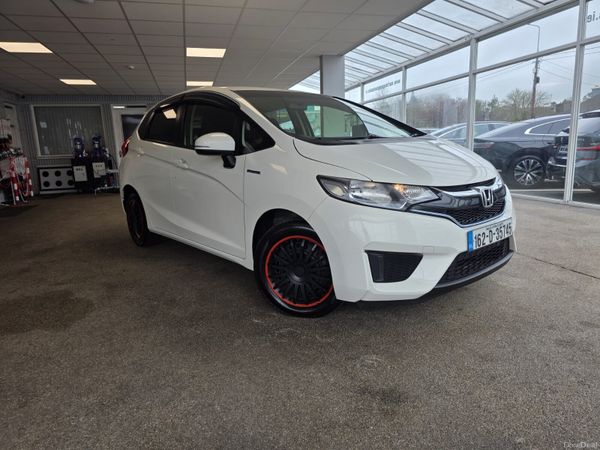 Honda Fit Hatchback, Petrol Hybrid, 2016, White