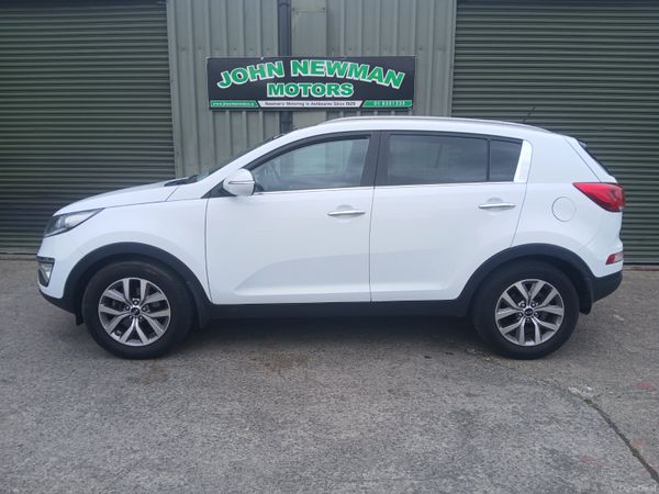 Kia Sportage SUV, Petrol, 2015, White