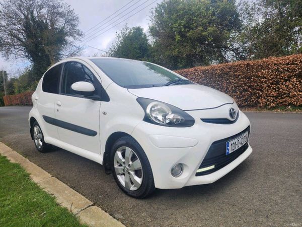 Toyota Aygo Hatchback, Petrol, 2013, White