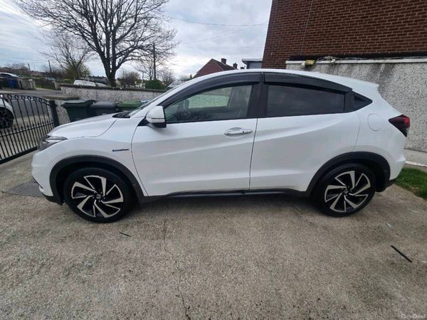 Honda Vezel MPV, Petrol Hybrid, 2019, White