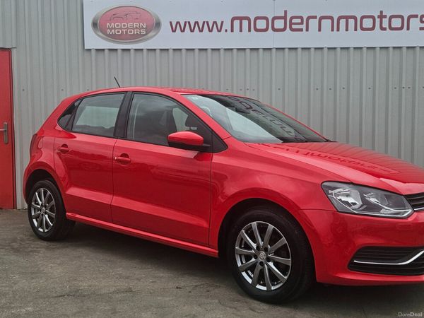 Volkswagen Polo Hatchback, Petrol, 2015, Red