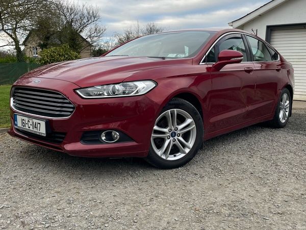 Ford Mondeo Hatchback, Diesel, 2016, Red
