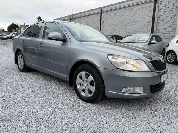 Skoda Octavia Saloon, Diesel, 2012, Grey