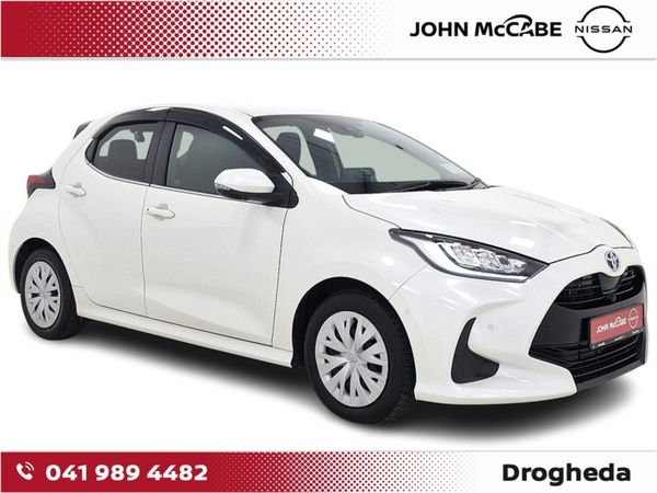 Toyota Yaris Hatchback, Petrol Hybrid, 2020, White