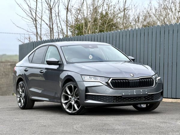 Skoda Octavia Saloon, Diesel, 2024, Grey