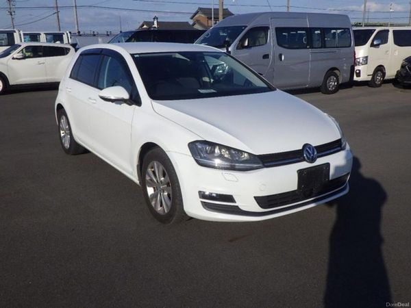 Volkswagen Golf Hatchback, Petrol, 2016, White