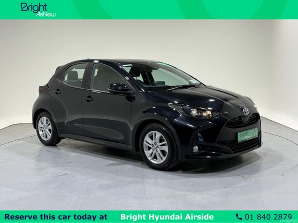 Toyota Yaris Hatchback, Petrol Hybrid, 2023, Black