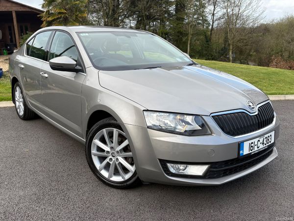 Skoda Octavia Saloon, Petrol, 2016, Beige