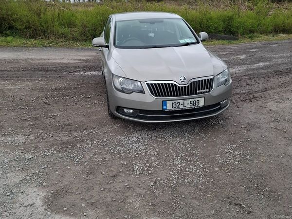 Skoda Superb Hatchback, Diesel, 2013, Beige