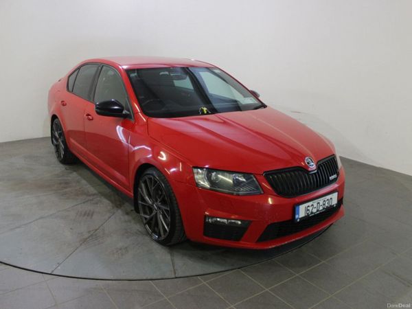 Skoda Octavia Saloon, Diesel, 2016, Red