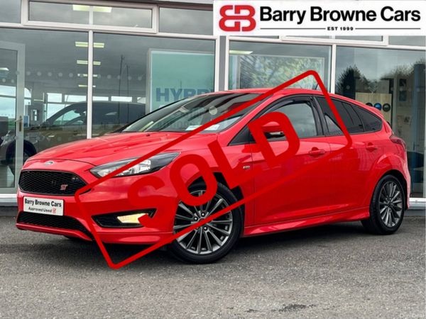 Ford Focus Hatchback, Diesel, 2018, Red