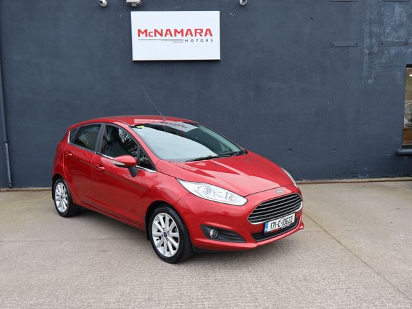 Ford Fiesta Hatchback, Petrol, 2017, Red