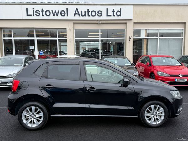 Volkswagen Polo Hatchback, Petrol, 2015, Black