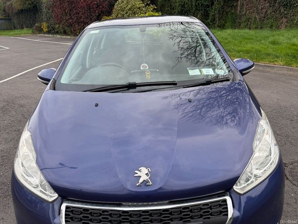 Peugeot 208 Hatchback, Petrol, 2014, Blue
