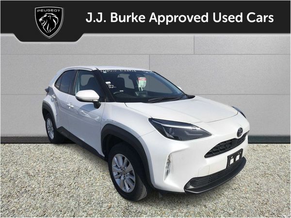 Toyota Yaris Hatchback, Petrol Hybrid, 2024, White