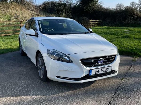 Volvo V40 Hatchback, Petrol, 2015, White