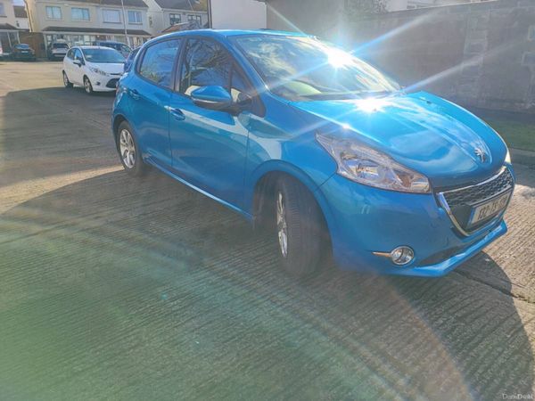 Peugeot 208 Hatchback, Petrol, 2013, Blue