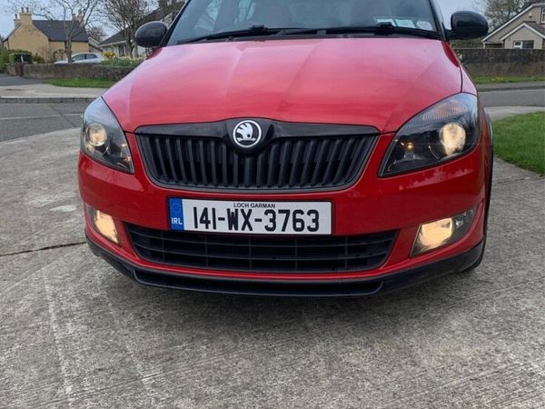Skoda Fabia Hatchback, Petrol, 2014, Red