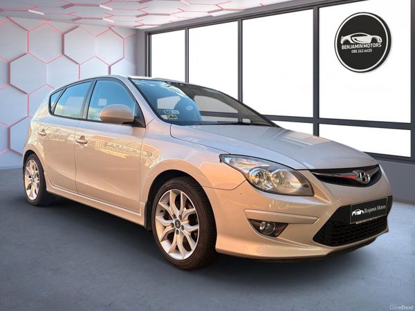 Hyundai i30 Hatchback, Diesel, 2011, Silver