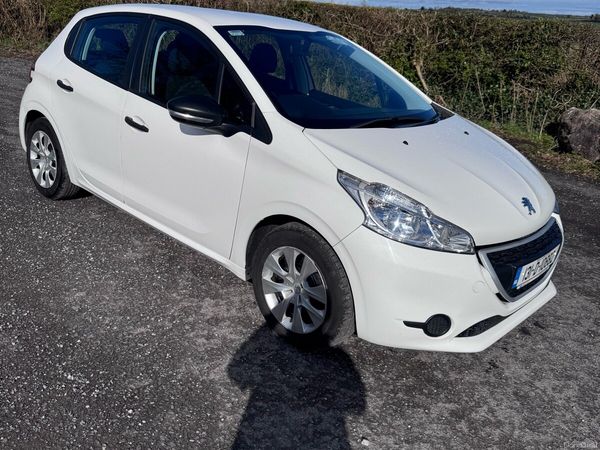 Peugeot 208 Hatchback, Petrol, 2013, White