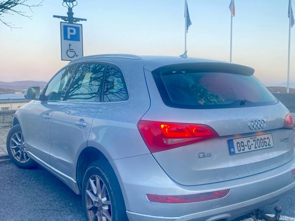 Audi Q5 SUV, Diesel, 2009, Silver