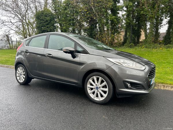 Ford Fiesta Hatchback, Petrol, 2017, Grey