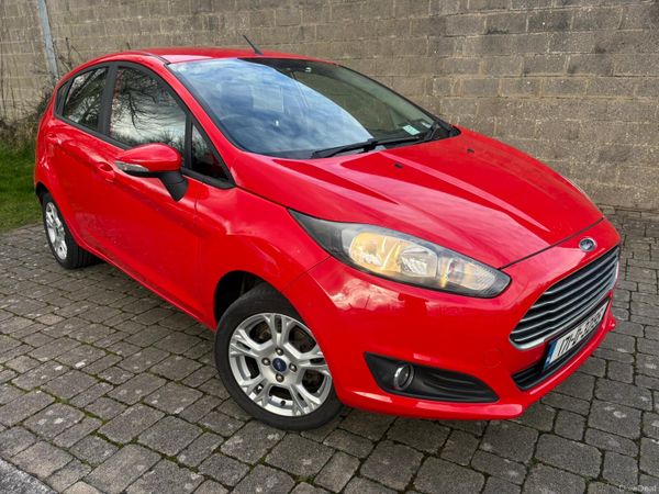 Ford Fiesta Hatchback, Petrol, 2017, Red