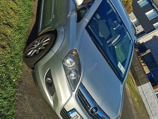 Opel Zafira MPV, Diesel, 2011, Silver