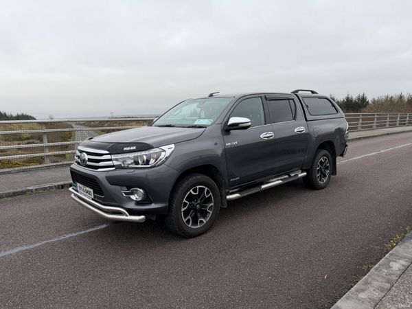 Toyota Hilux Pick Up, Diesel, 2017, Grey
