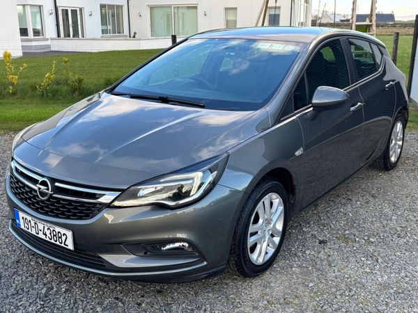 Opel Astra Hatchback, Petrol, 2019, Grey