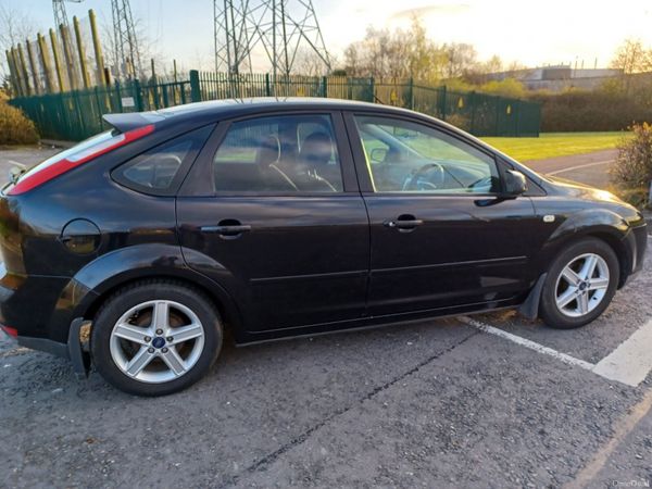 Ford Focus Hatchback, Petrol, 2008, Black