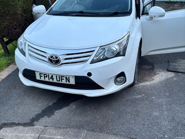 Toyota Avensis Saloon, Diesel, 2014, White
