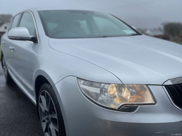 Skoda Superb Saloon, Diesel, 2013, Silver