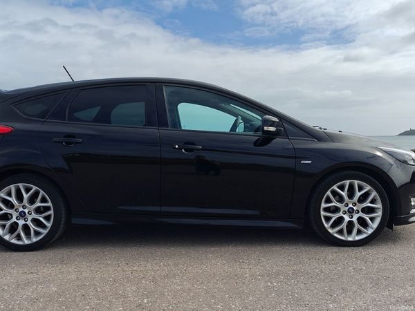 Ford Focus Hatchback, Diesel, 2017, Black