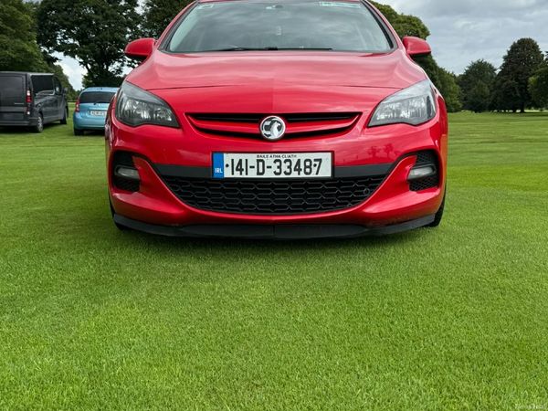 Vauxhall Astra Hatchback, Diesel, 2014, Red