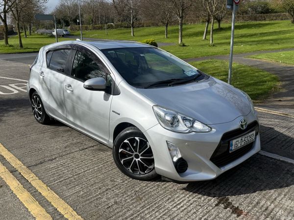Toyota Aqua Hatchback, Petrol Hybrid, 2015, Silver