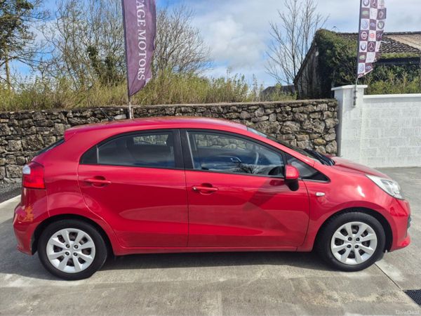 Kia Rio Hatchback, Petrol, 2015, Red