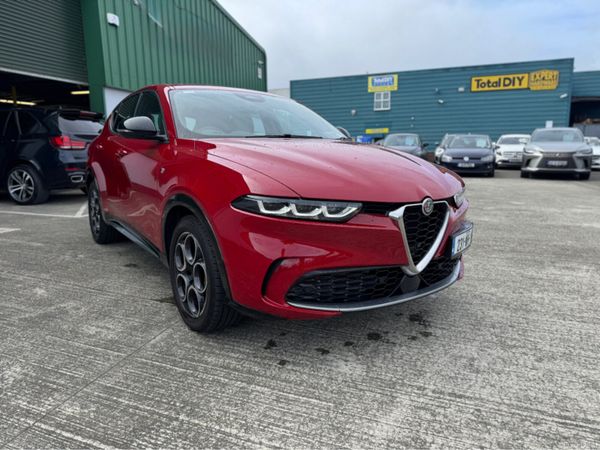 Alfa Romeo Tonale Hatchback, Petrol, 2023, Red