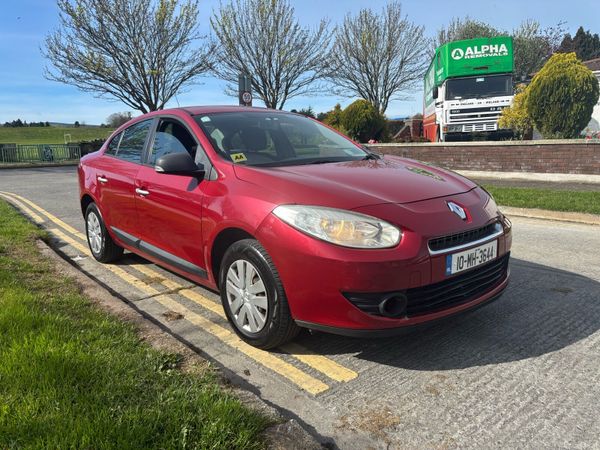 Renault Fluence Saloon, Diesel, 2010, Red