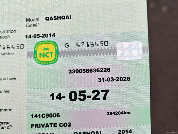 Nissan Qashqai Hatchback, Diesel, 2014, Red