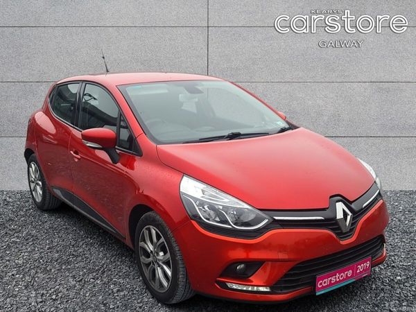 Renault Clio Hatchback, Petrol, 2019, Red
