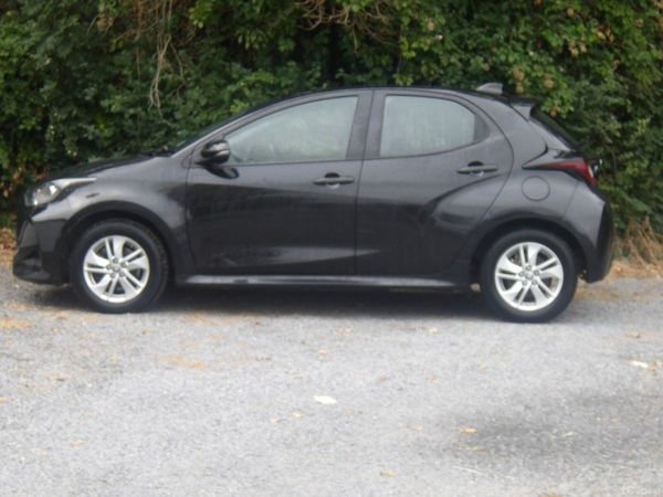 Toyota Yaris Hatchback, Petrol Hybrid, 2023, Black