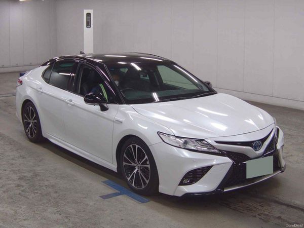 Toyota Camry Saloon, Petrol Hybrid, 2019, White
