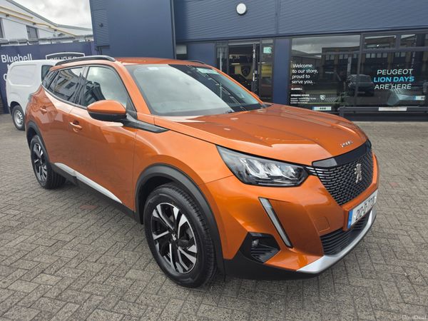 Peugeot 2008 MPV, Petrol, 2021, Orange