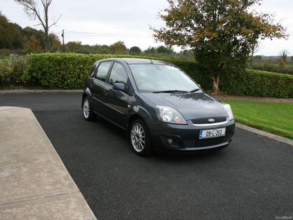 Ford Fiesta Hatchback, Petrol, 2009, Grey
