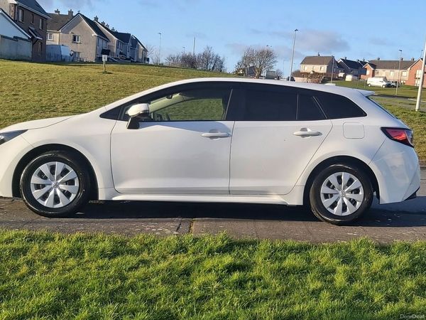 Toyota Corolla Estate, Petrol Hybrid, 2022, White